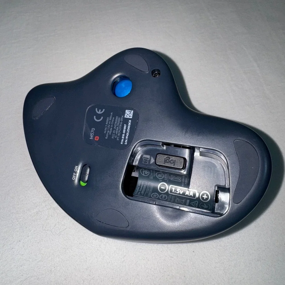 Logitech M570 Wireless Trackball Mouse Ergonomic -Tested Works No Battery Cover*
